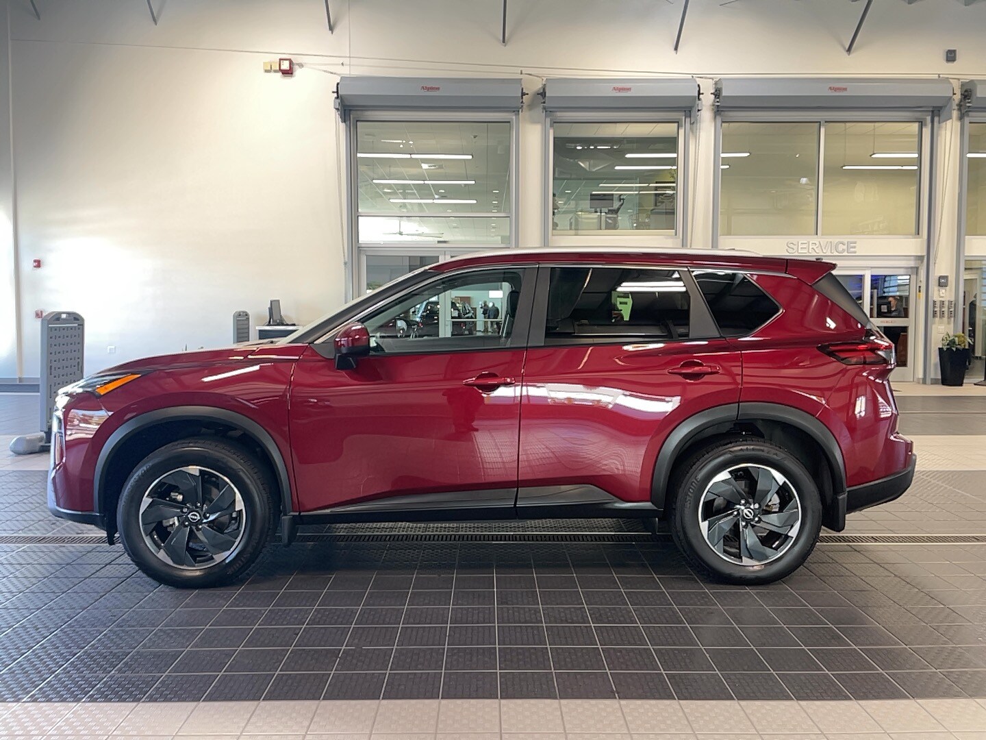 2024 Nissan Rogue SV AWD photo 3