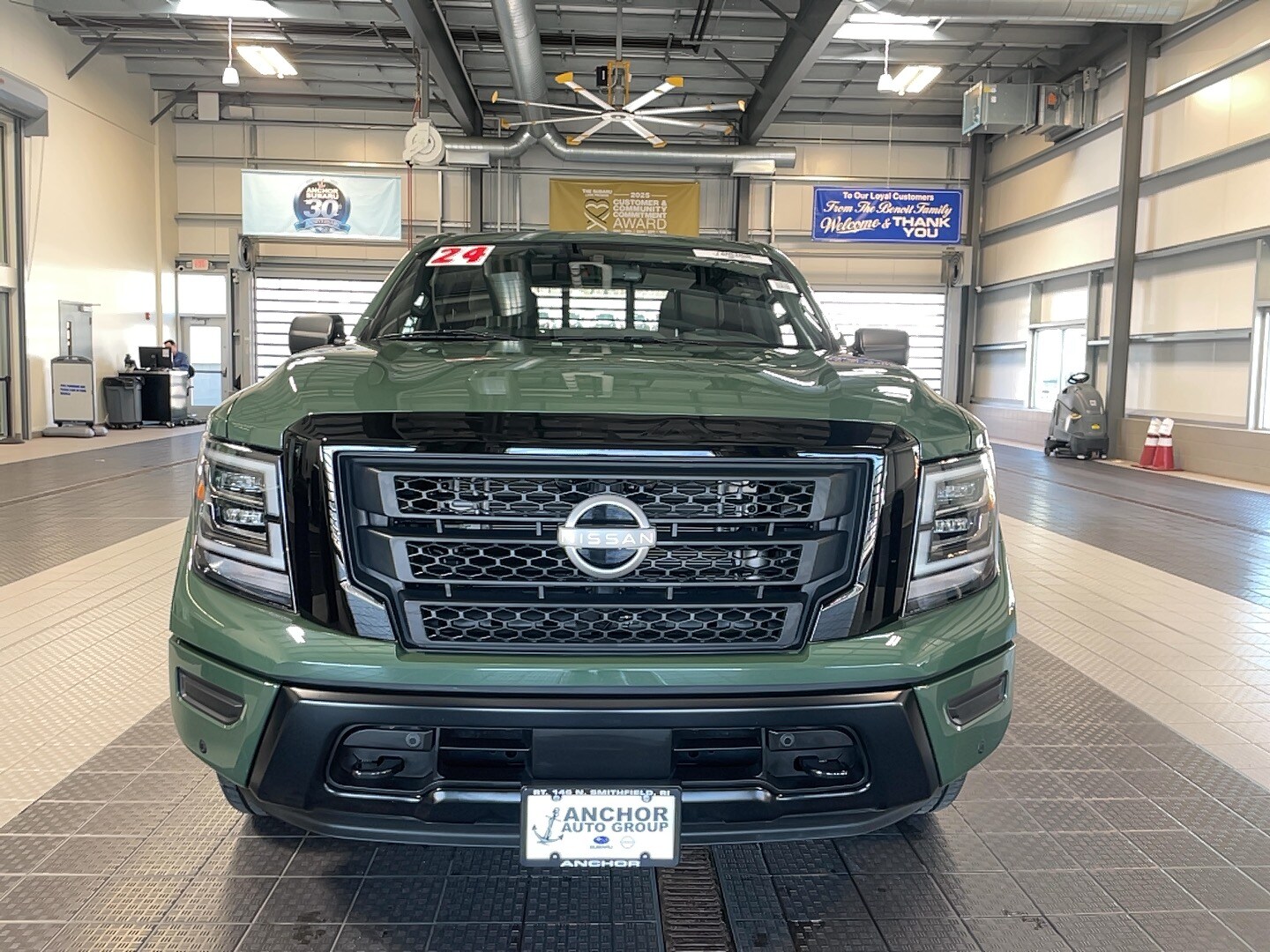 2024 Nissan Titan SV photo 2