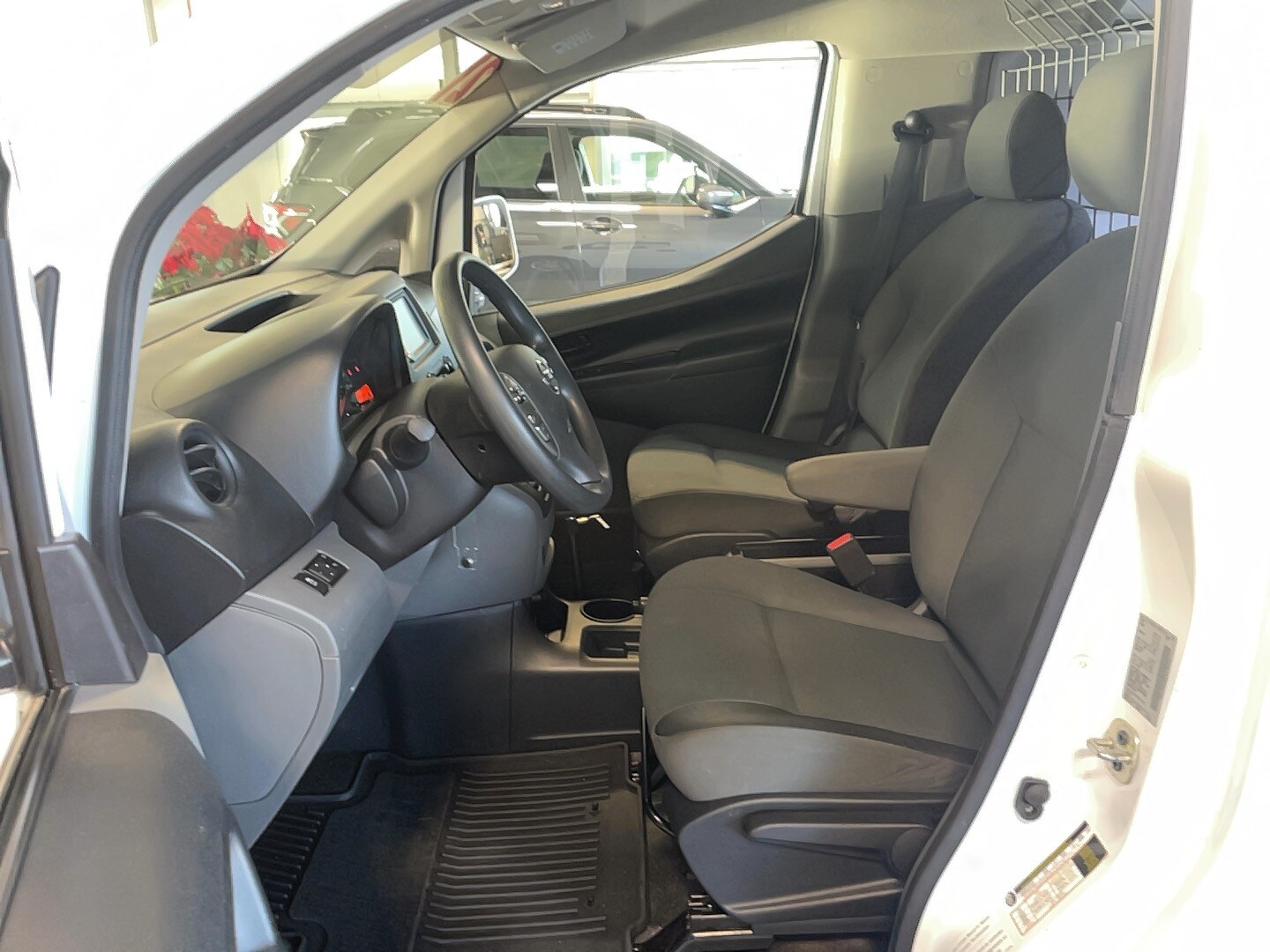 2021 Nissan NV200 SV photo 3