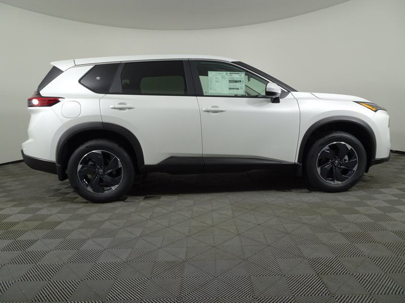 2026 Nissan Rogue SV photo 4