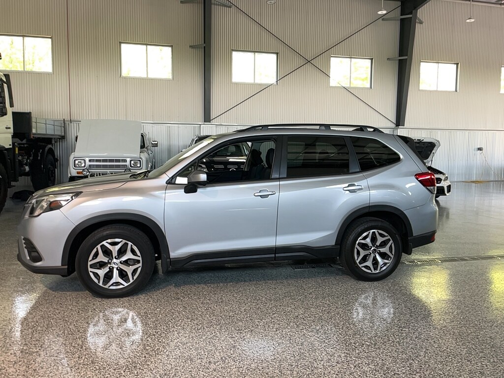 Used 2024 Subaru Forester PREMIUM SUV