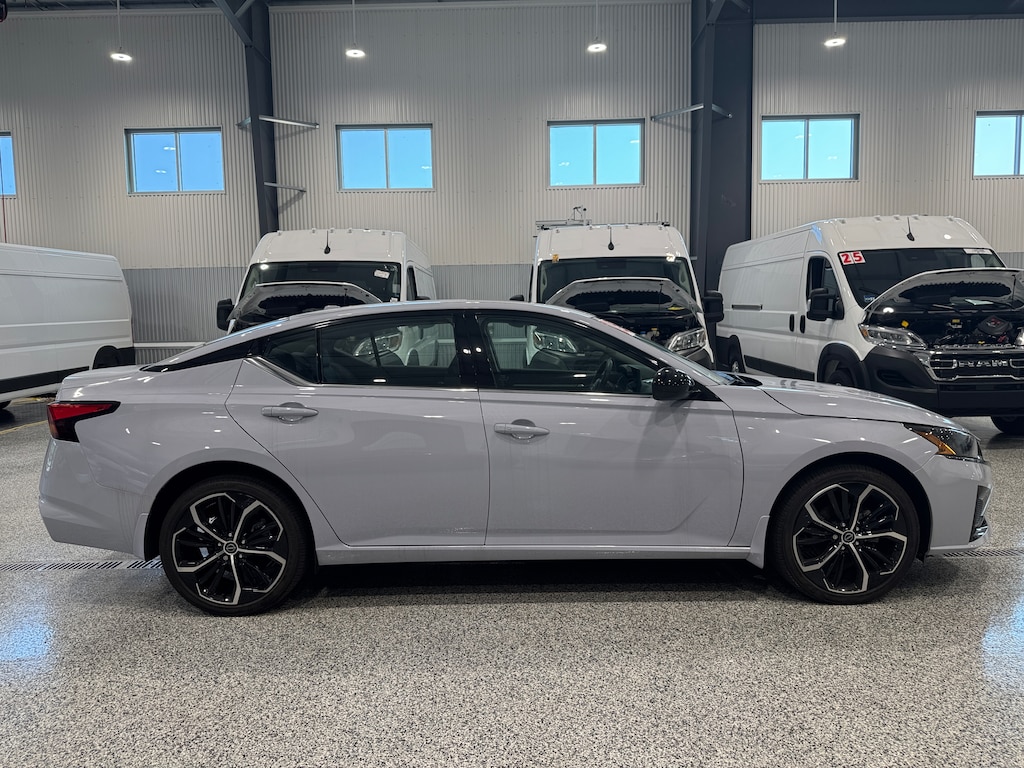 Used 2025 Nissan Altima 2.5 SR PREMIUM AWD Sedan