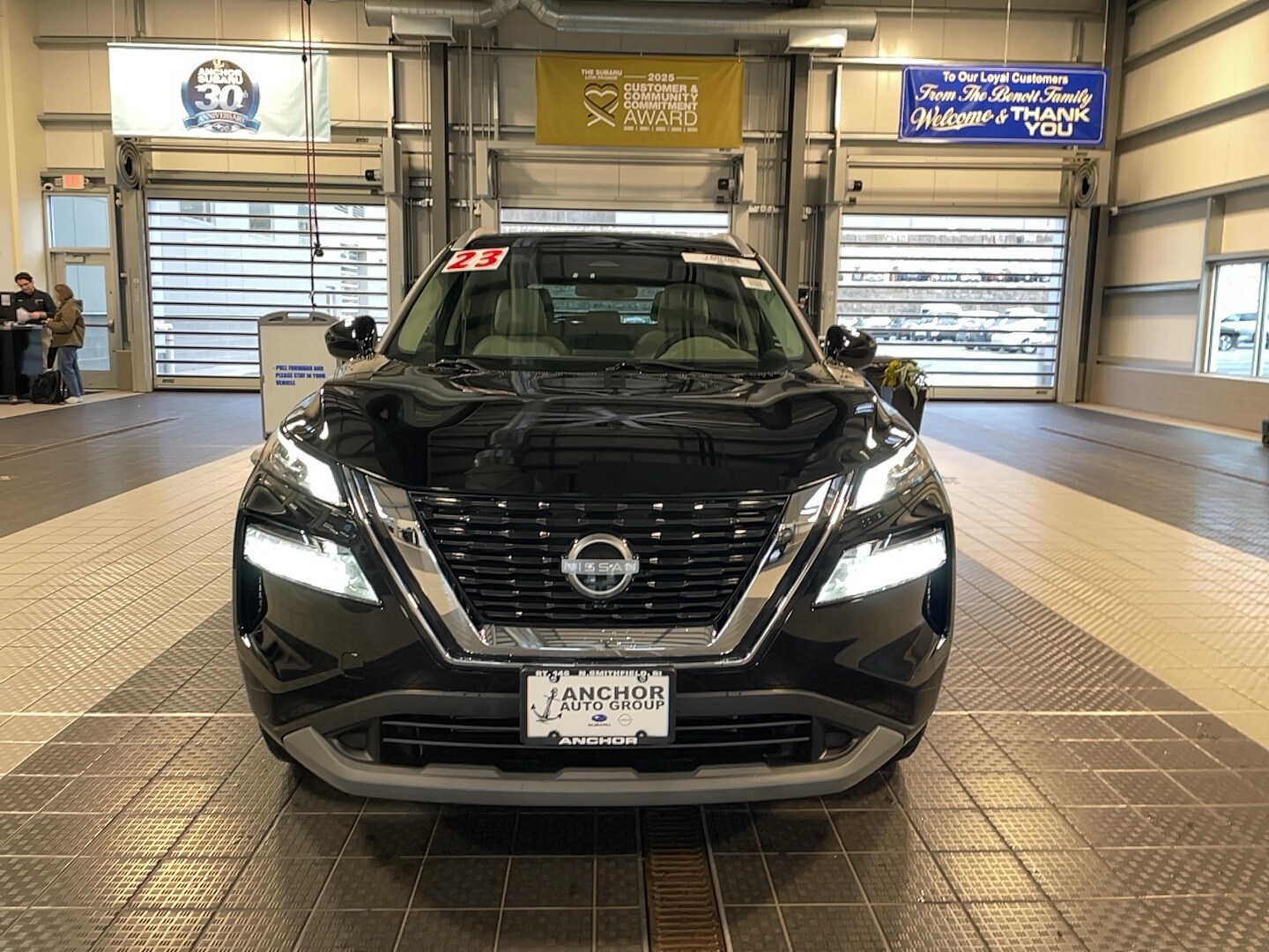 2023 Nissan Rogue SV AWD photo 2