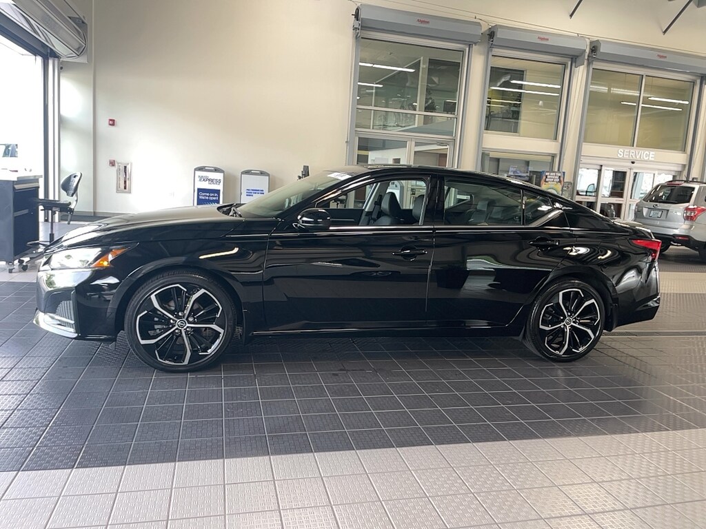 Used 2024 Nissan Altima 2.5 SR Sedan