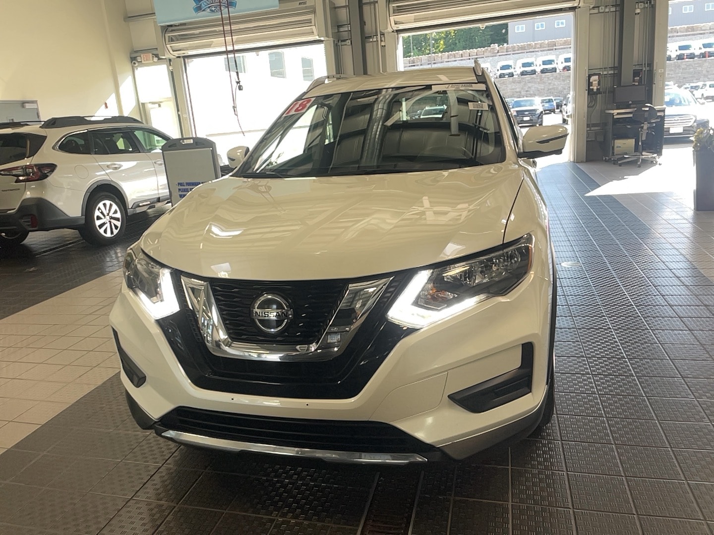 Used 2018 Nissan Rogue SV with VIN KNMAT2MV5JP523410 for sale in North Smithfield, RI
