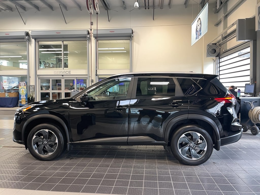 Used 2024 Nissan Rogue SV PREMIUM AWD SUV