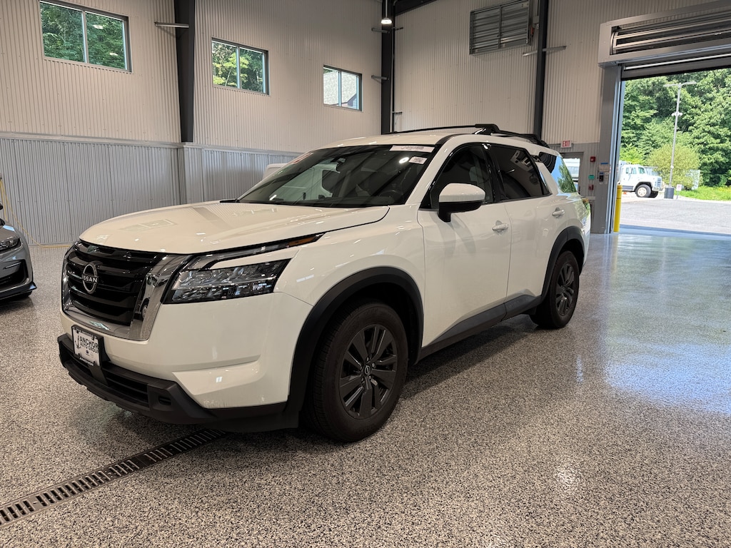 Used 2022 Nissan Pathfinder SV 4X4 SUV