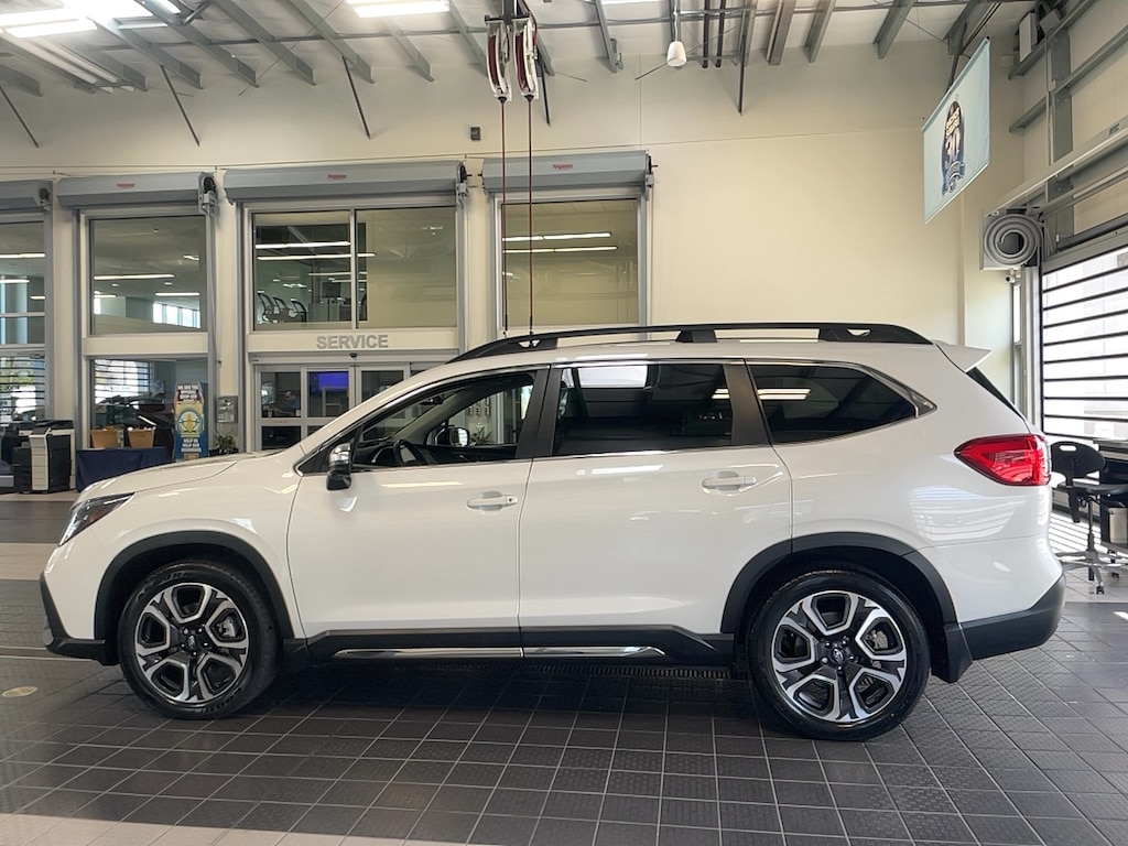 Used 2023 Subaru Ascent LIMITED SUV