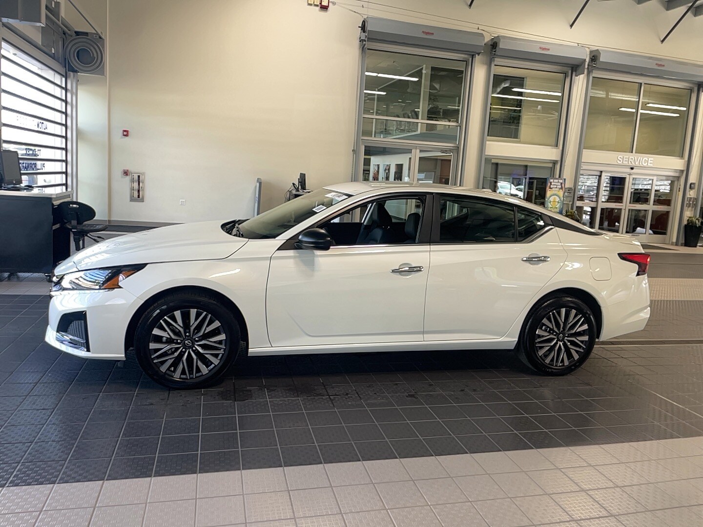 2025 Nissan Altima 2.5 SV photo 4