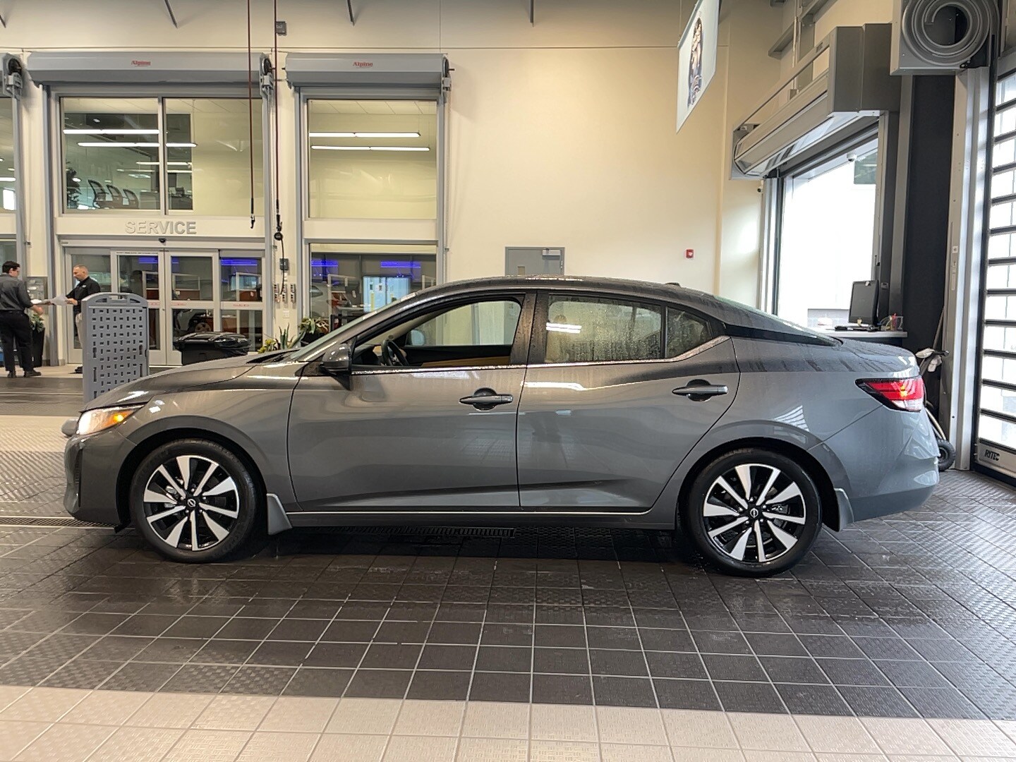 2025 Nissan Sentra SV photo 4