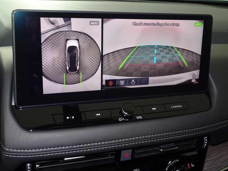 2026 Nissan Rogue Platinum photo 3