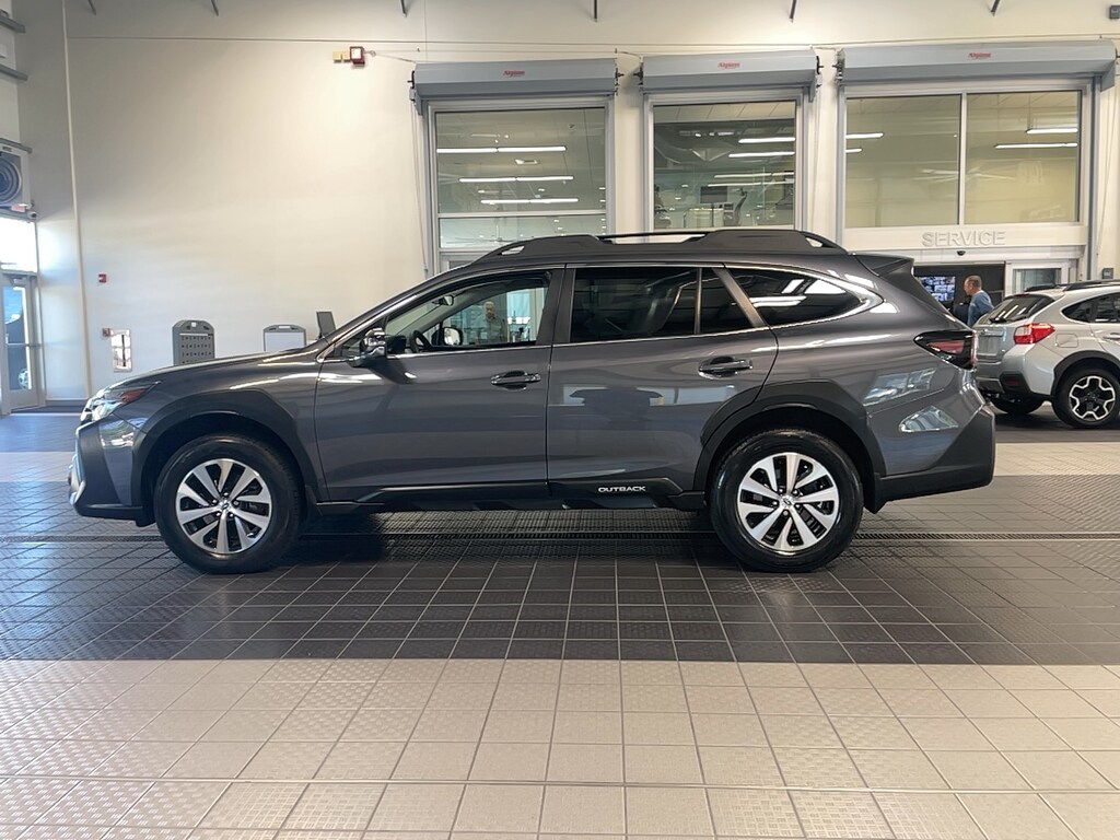 Used 2024 Subaru Outback PREMIUM SUV