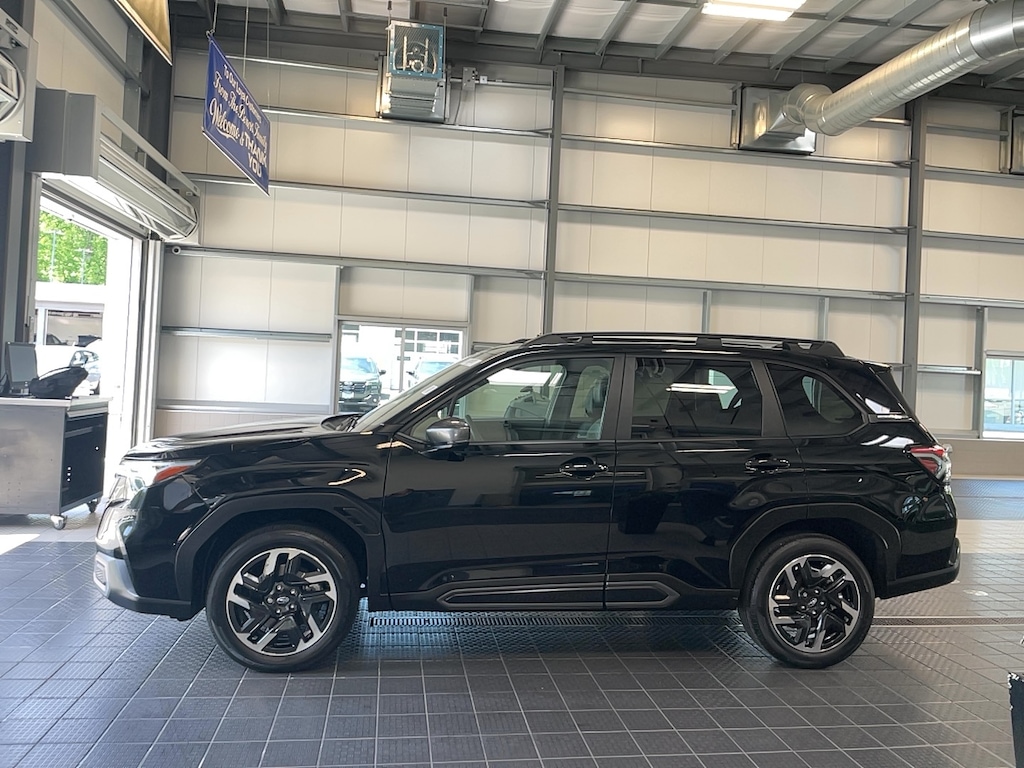 Used 2025 Subaru Forester LIMITED SUV