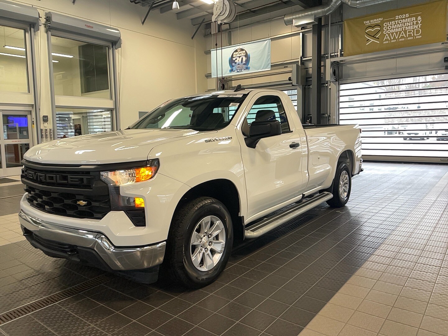 2024 Chevrolet Silverado 1500 photo 3