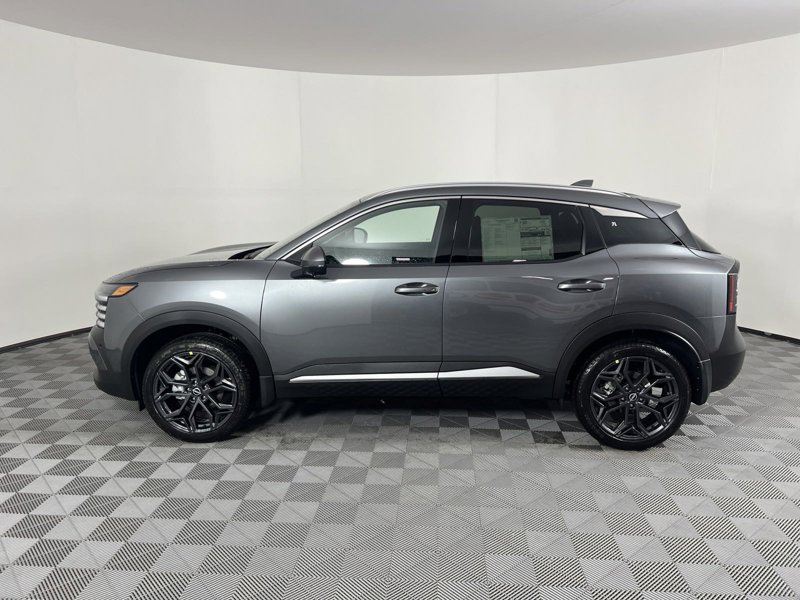 2026 Nissan Kicks SR photo 4