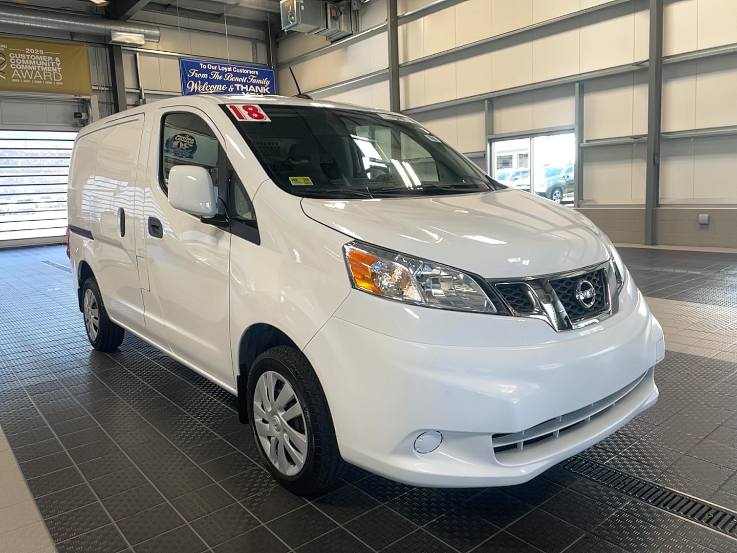  Nissan NV200