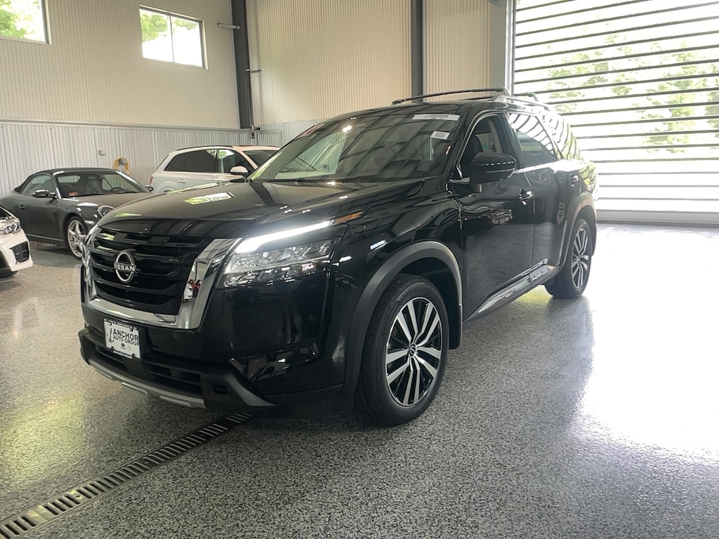 Used 2024 Nissan Pathfinder PLATINUM SUV