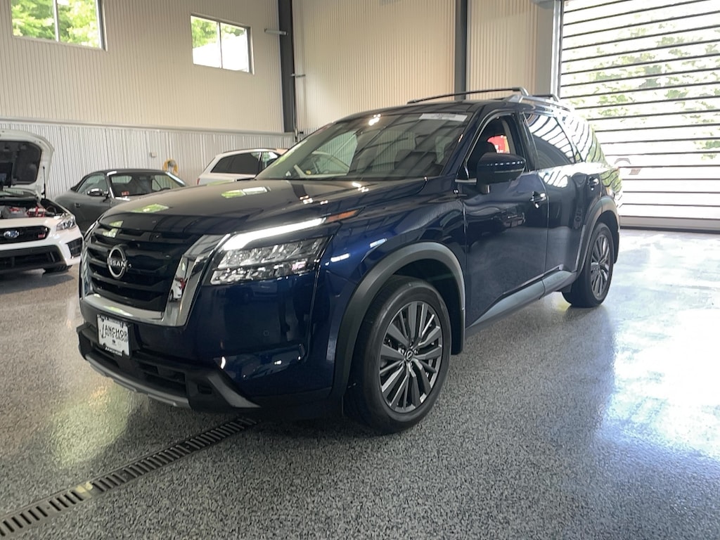 Used 2025 Nissan Pathfinder SL PREMIUM 4X4 SUV