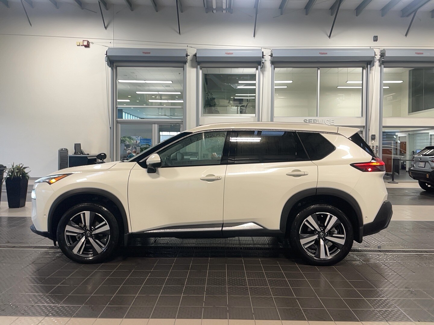 2023 Nissan Rogue SL AWD photo 4