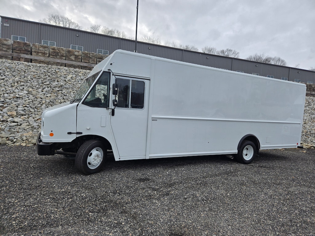 Used 2022 Ford F-59 22' BOX TRUCK STEP VAN