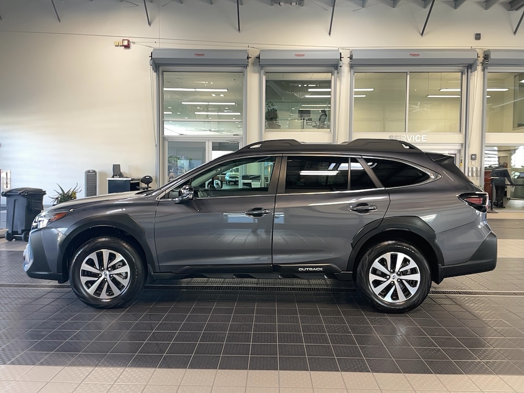 Used 2025 Subaru Outback PREMIUM SUV