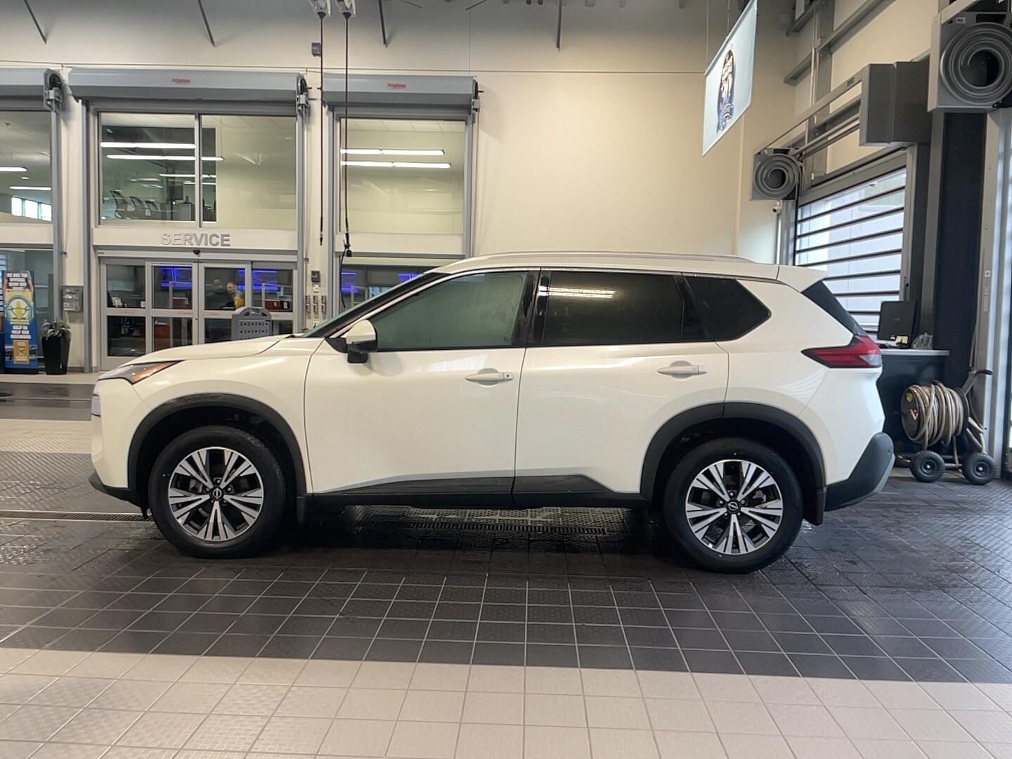 2022 Nissan Rogue SV AWD photo 4