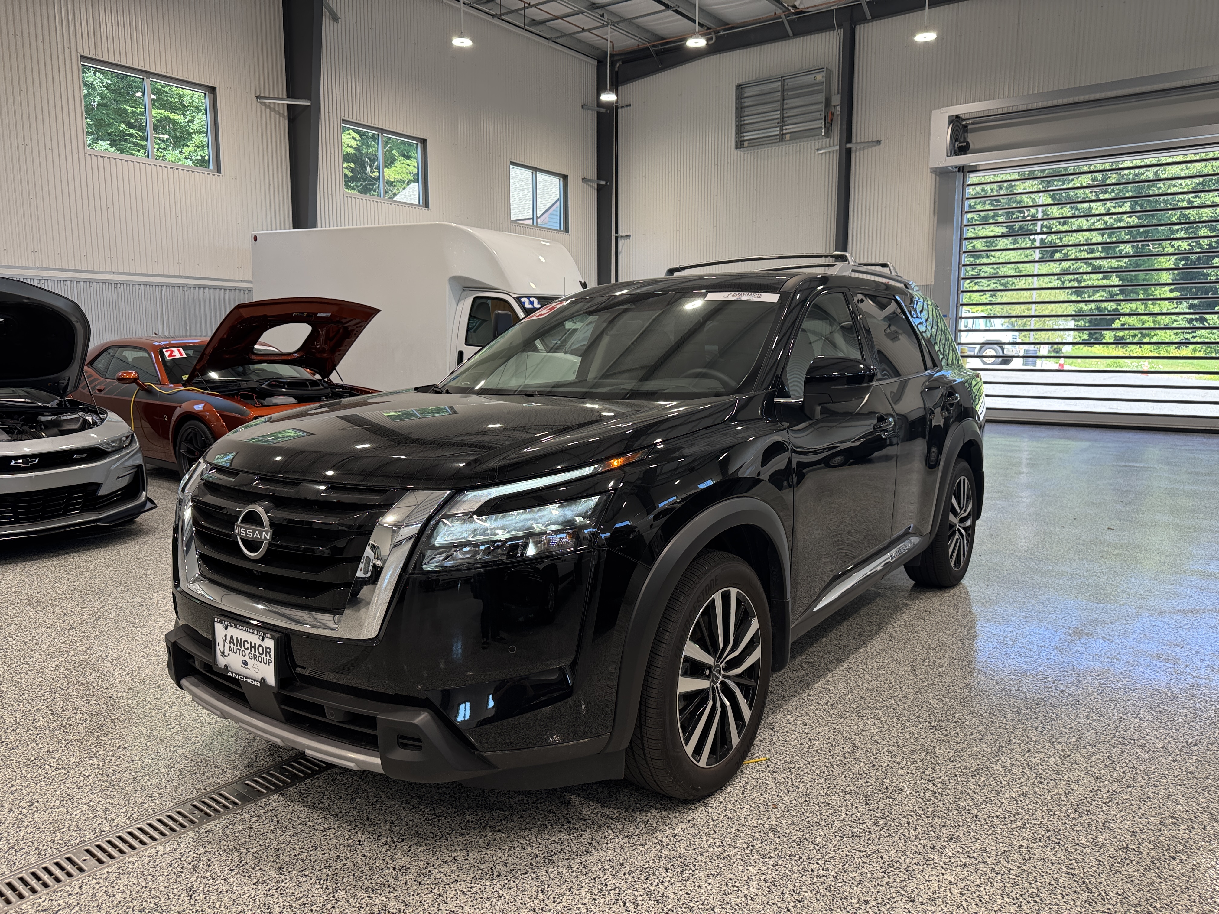 2025 Nissan Pathfinder PLATINUM 4X4 SUV near Providence