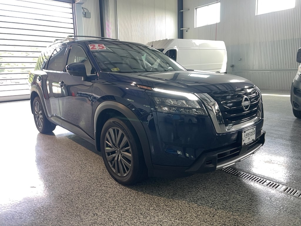 Used 2025 Nissan Pathfinder SL PREMIUM 4X4 SUV