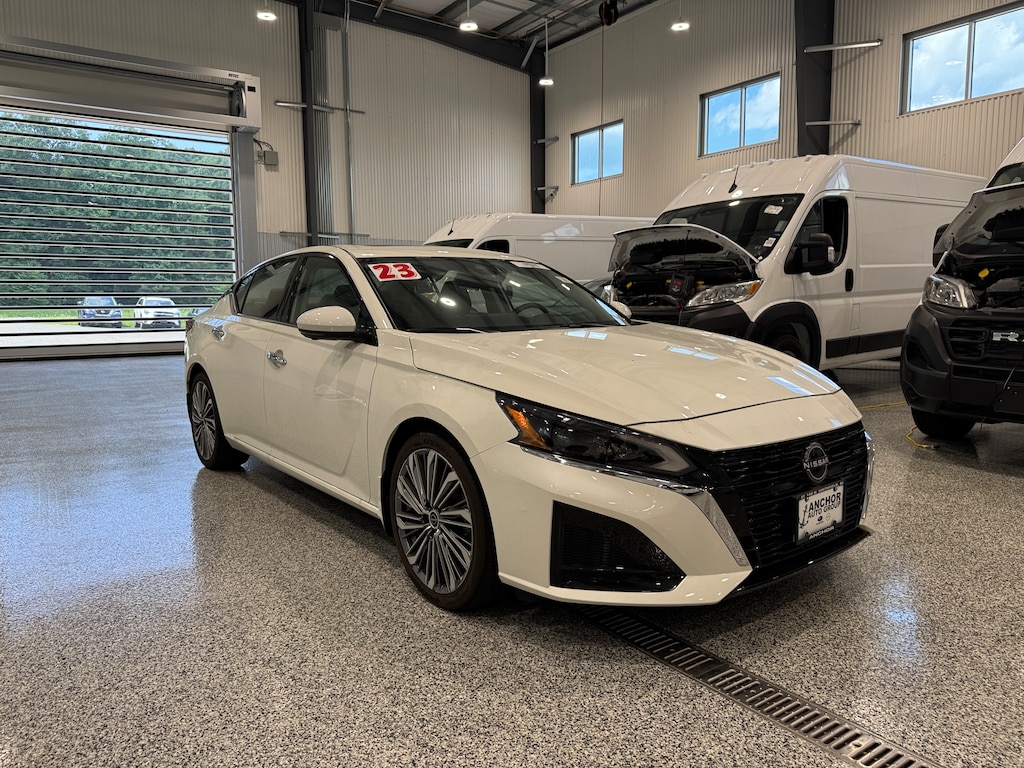 Used 2023 Nissan Altima 2.5 SL Sedan