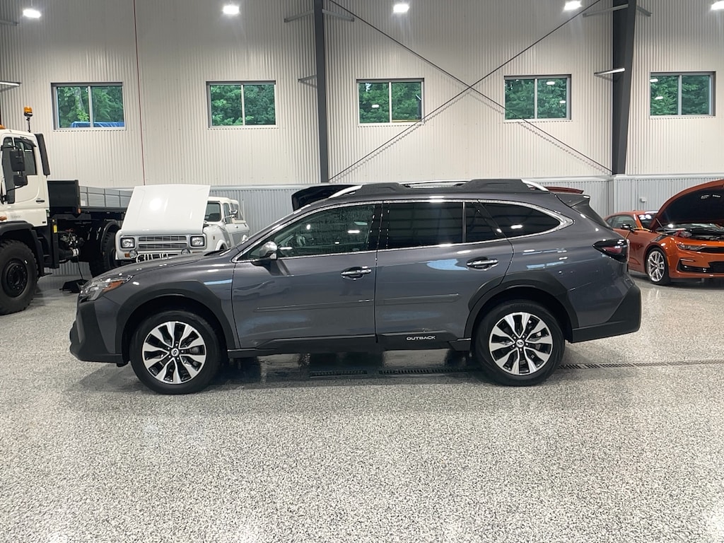 Used 2025 Subaru Outback TOURING SUV