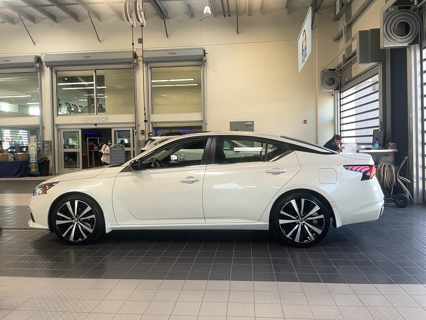 2020 Nissan Altima 2.5 SR photo 4