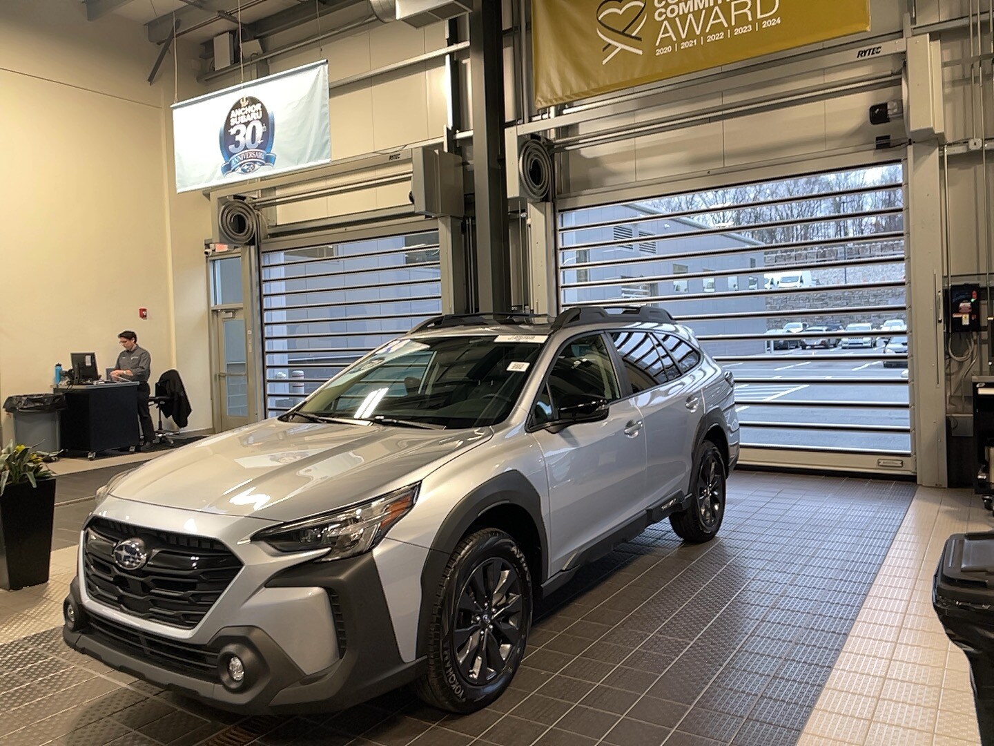 2024 Subaru Outback Onyx Edition photo 2