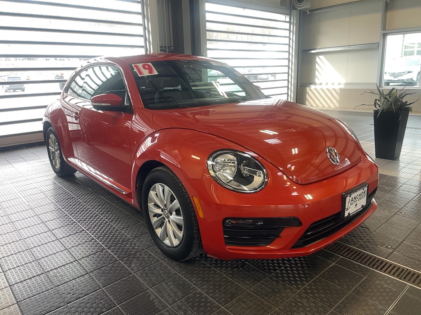 2019 Volkswagen Beetle S's photo