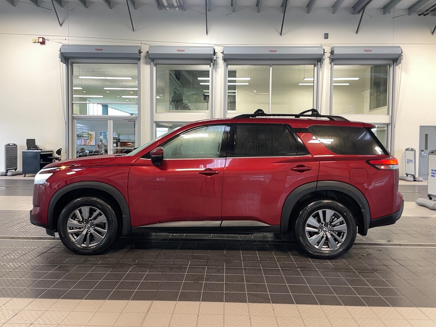 2024 Nissan Pathfinder SV 4x4 photo 4