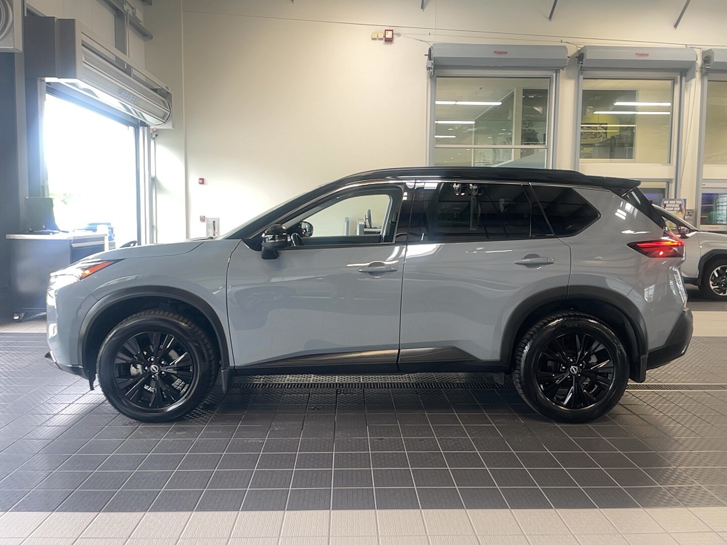 2023 Nissan Rogue SV Midnight Edition photo 4