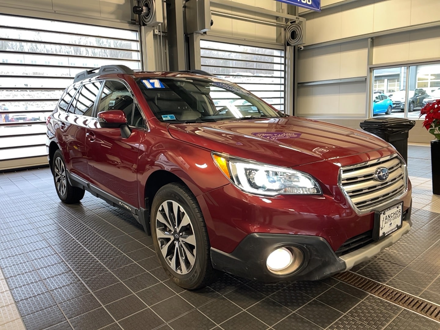 2017 Subaru Outback Limited's photo