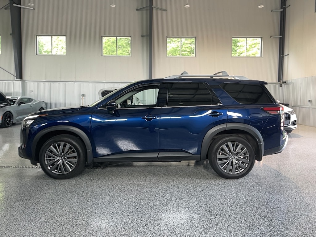 Used 2025 Nissan Pathfinder SL PREMIUM 4X4 SUV