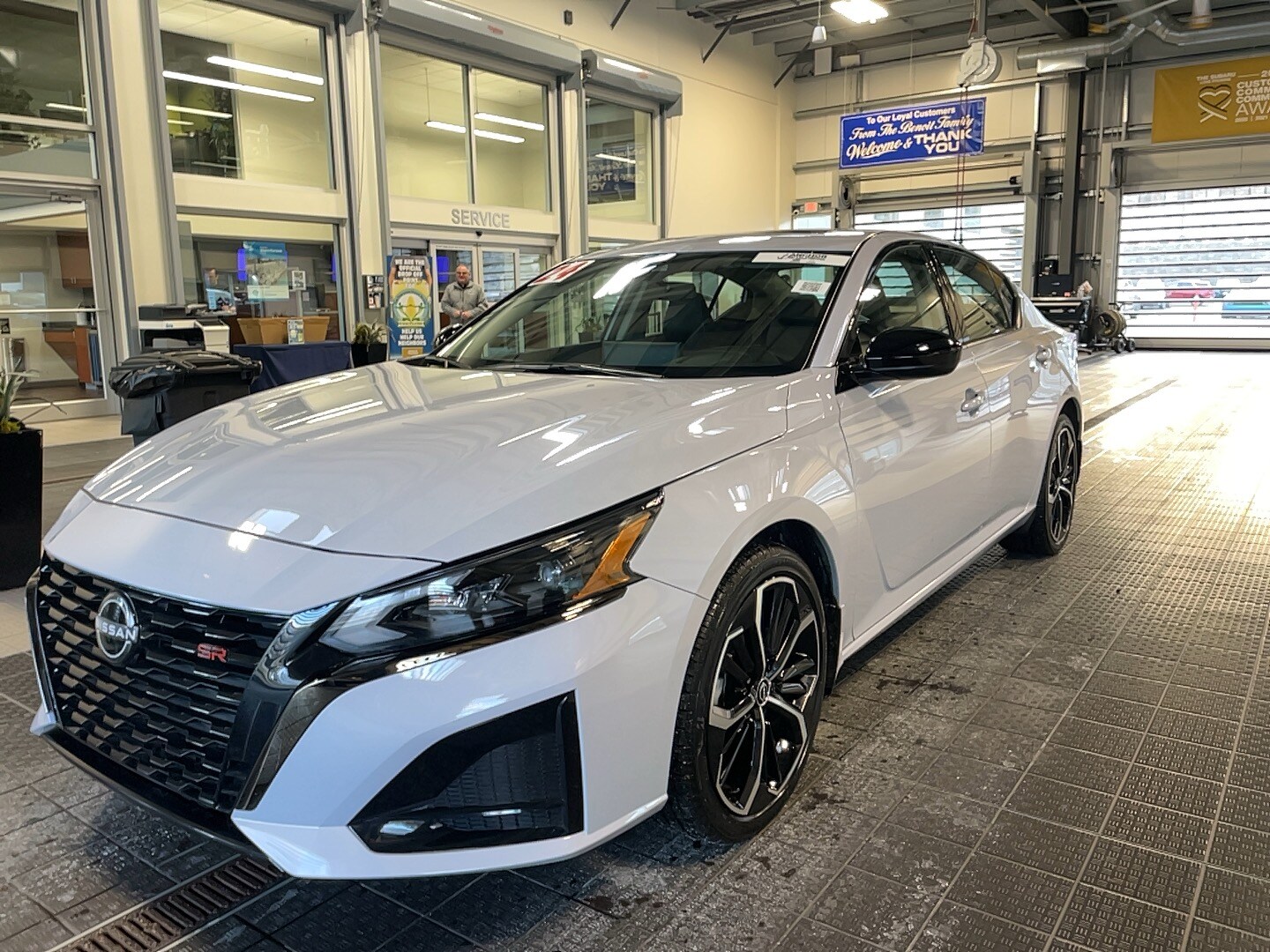 2024 Nissan Altima 2.5 SR photo 3