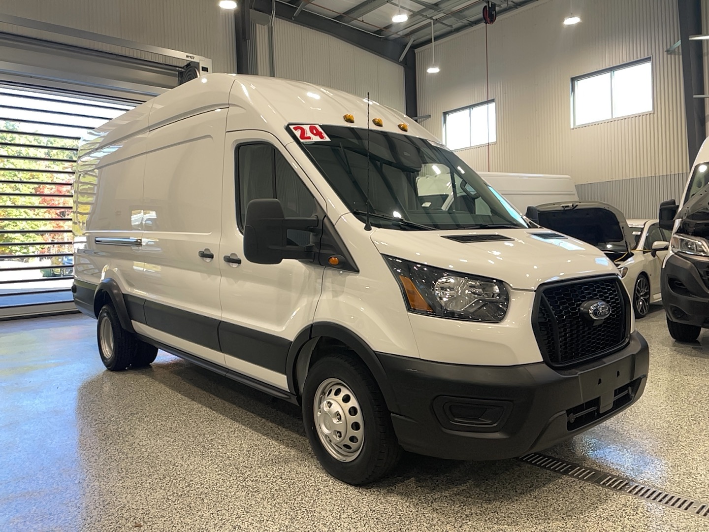  Ford Transit-350 Cargo
