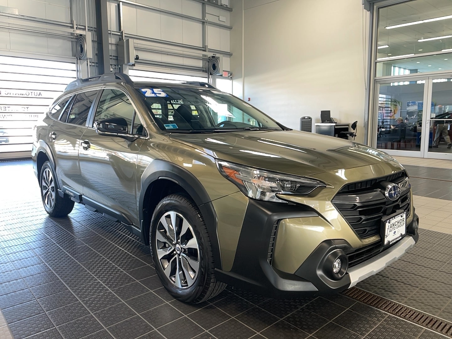 2025 Subaru Outback Limited's photo