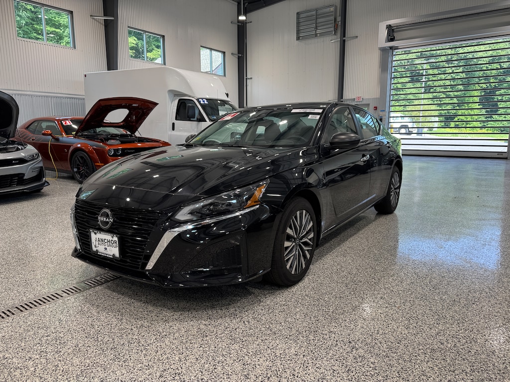 Used 2024 Nissan Altima 2.5 SV AWD Sedan