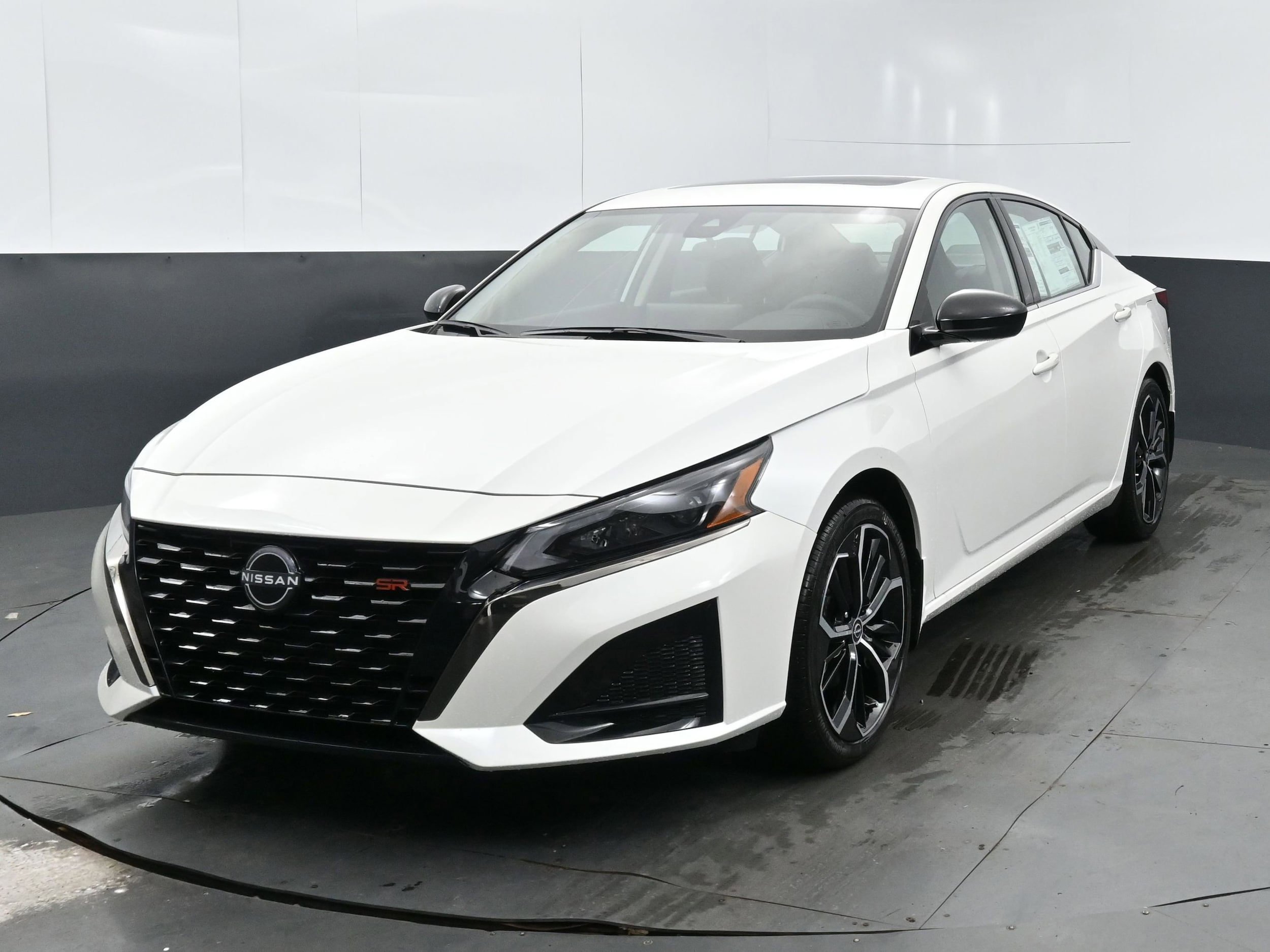 2025 Nissan Altima 2.5 SR photo 3