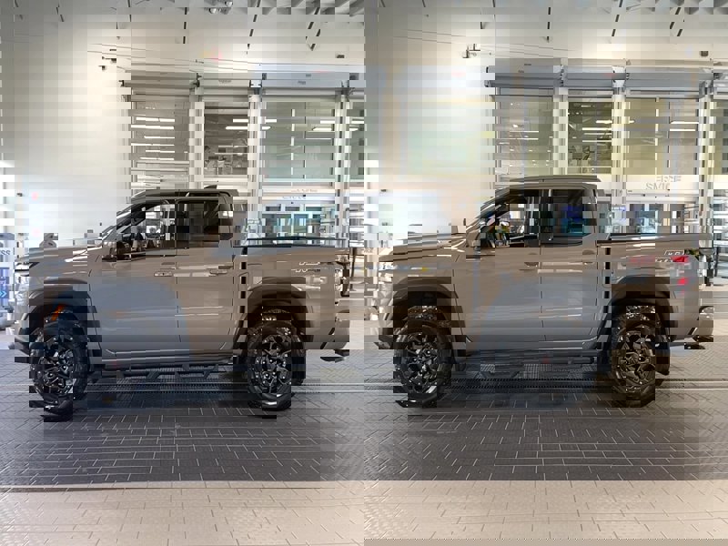 2023 Nissan Frontier PRO-4X photo 4