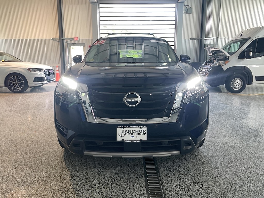 Used 2025 Nissan Pathfinder SL PREMIUM 4X4 SUV
