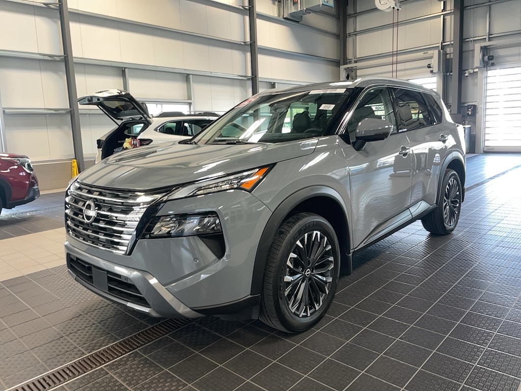 Used 2025 Nissan Rogue SL PREMIUM TECH AWD SUV