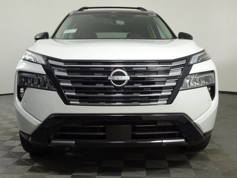 2026 Nissan Rogue Platinum photo 3