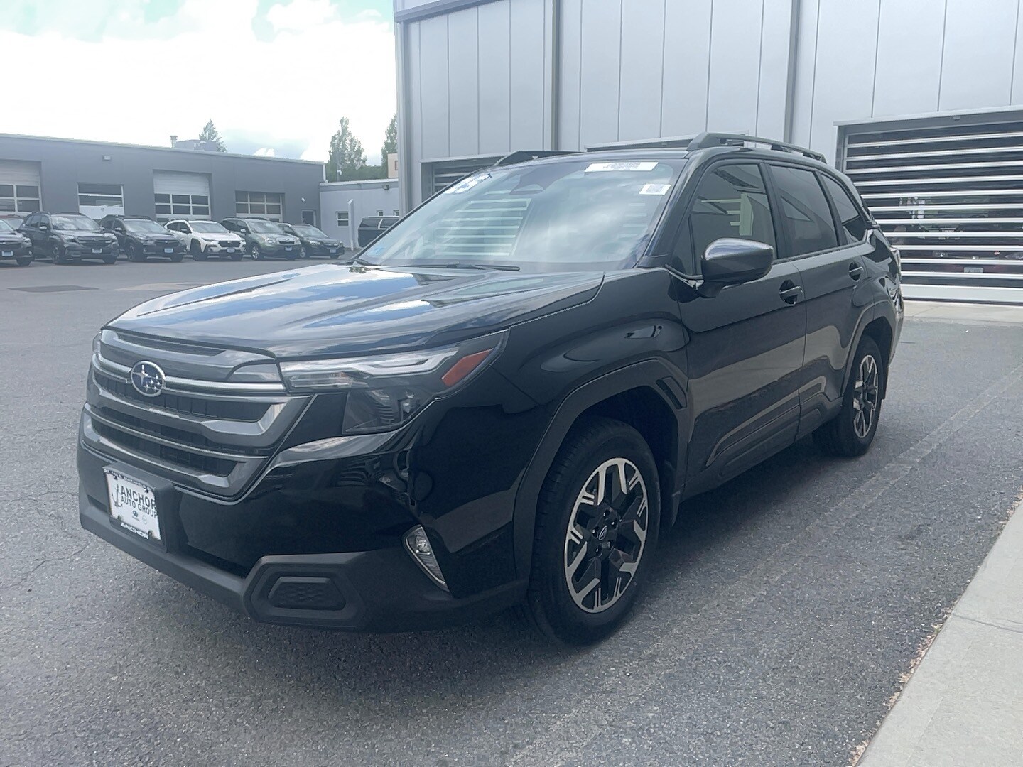 2025 Subaru Forester Premium photo 3