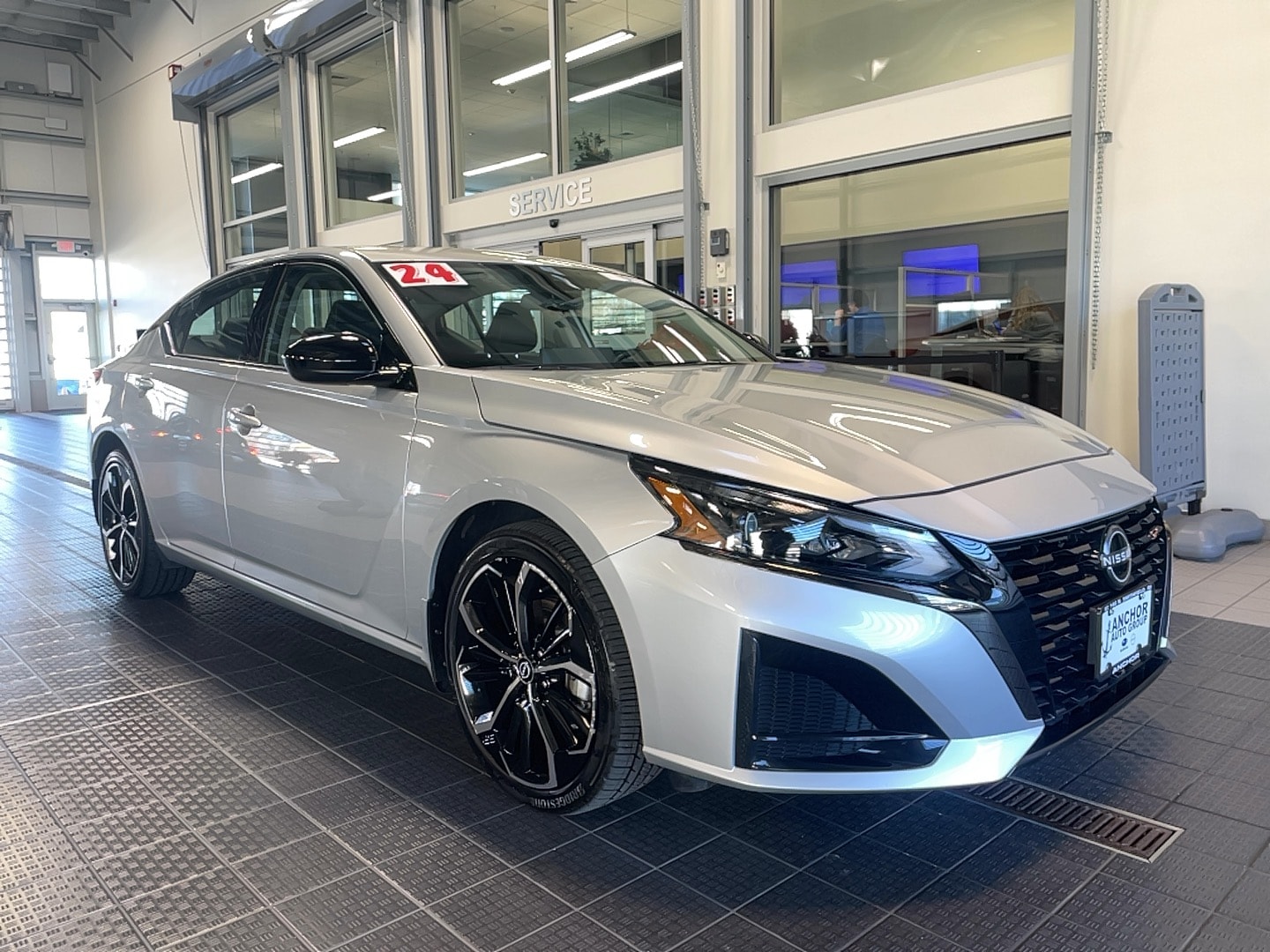 2024 Nissan Altima SR's photo