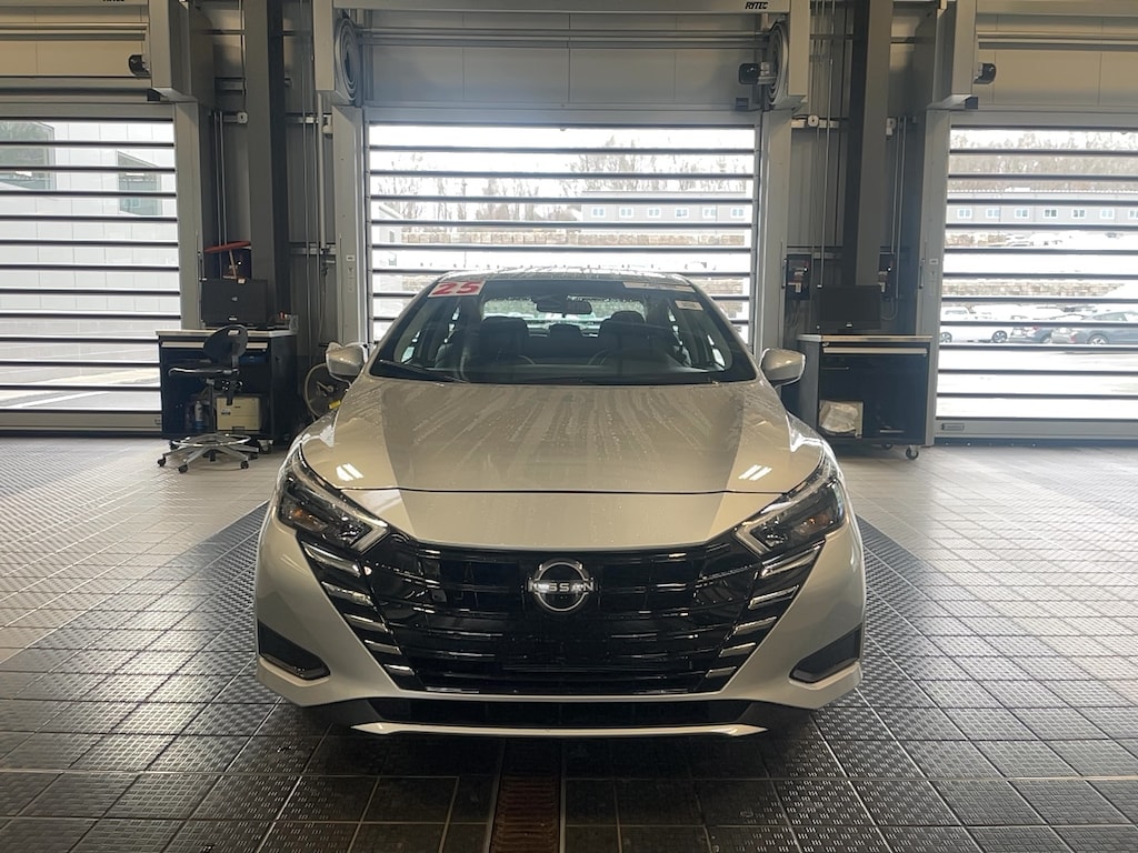 Certified 2025 Nissan Versa 1.6 SV Sedan