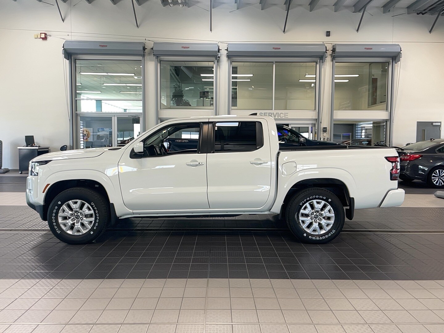 2023 Nissan Frontier SV photo 4